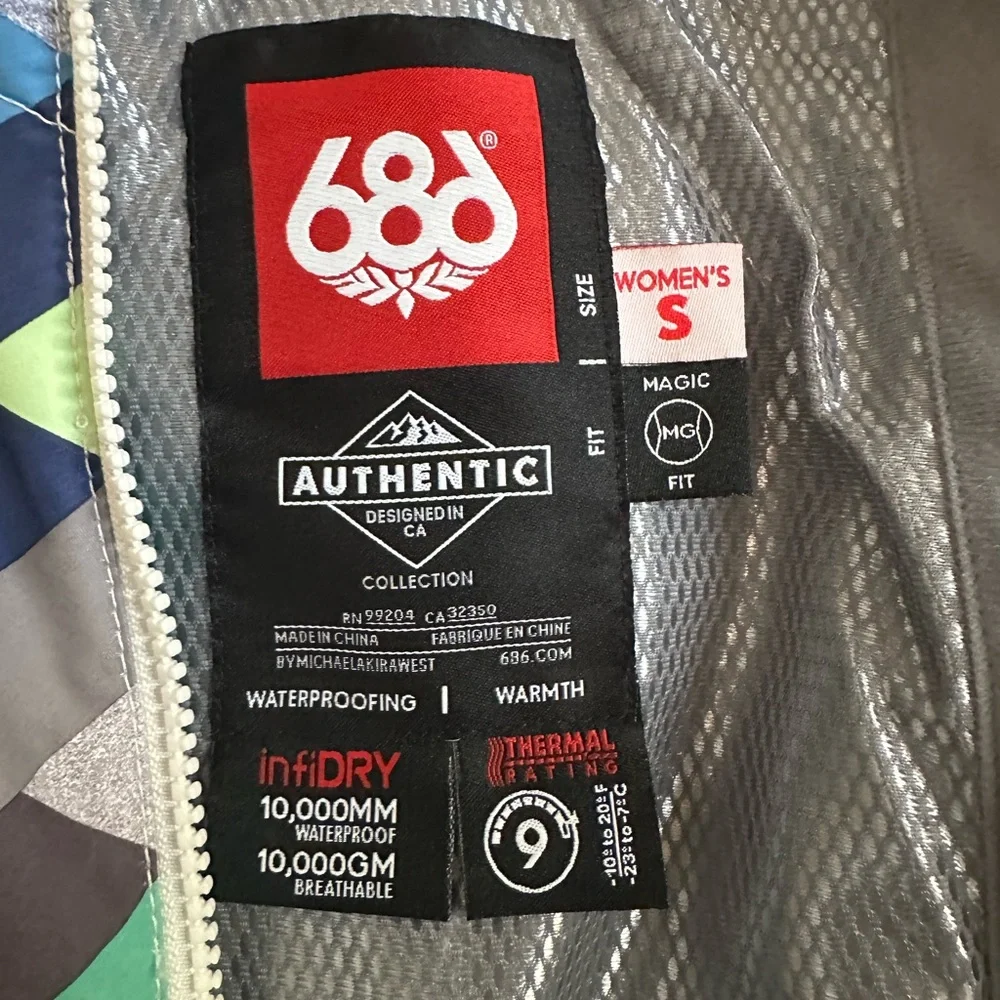 Colorful Winter Jacket - 686 - Picture 3 of 5